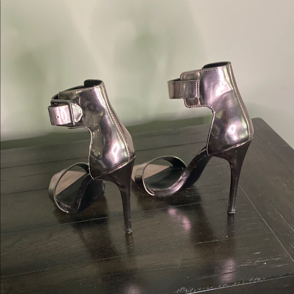 Steve Madden Metallic Sandals - Picture 3 of 6